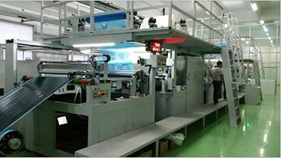 碳纤维预浸机 高性能复合材料装备的研发挑战与创新路径